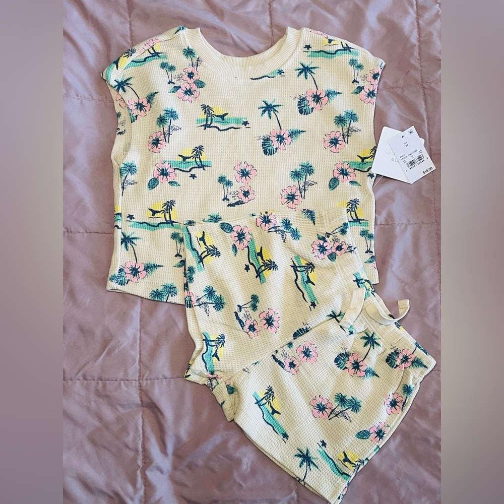 NWT: Grayson Mini Kids Cream Tropical Print Pajama Set - Size 2T